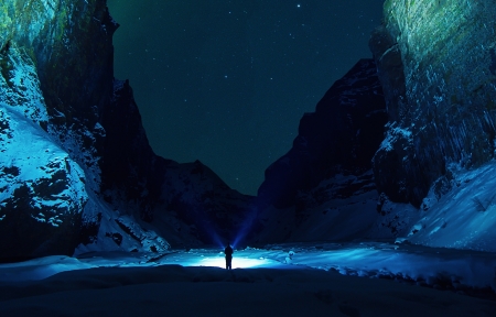 晚上,雪山,星夜,男人,手电筒,光,3440x1440图片